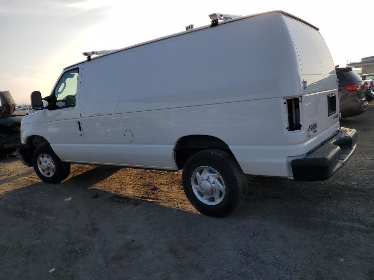 2013 Ford Econoline - Image 2