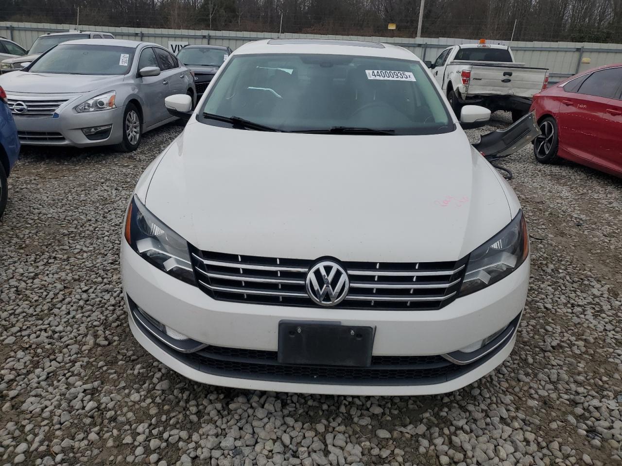 2015 Volkswagen Passat - Image 5