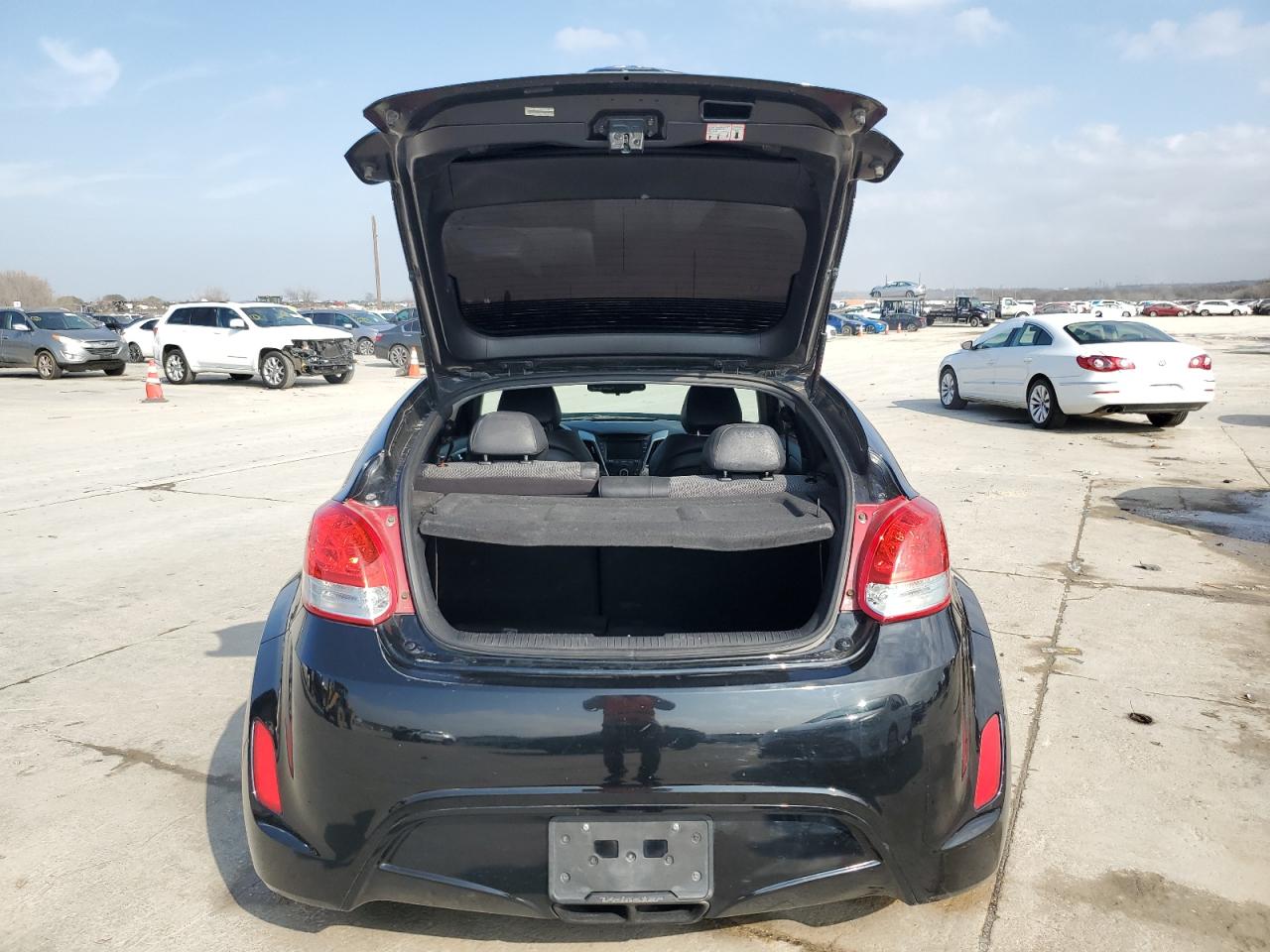 2014 Hyundai Veloster - Image 6