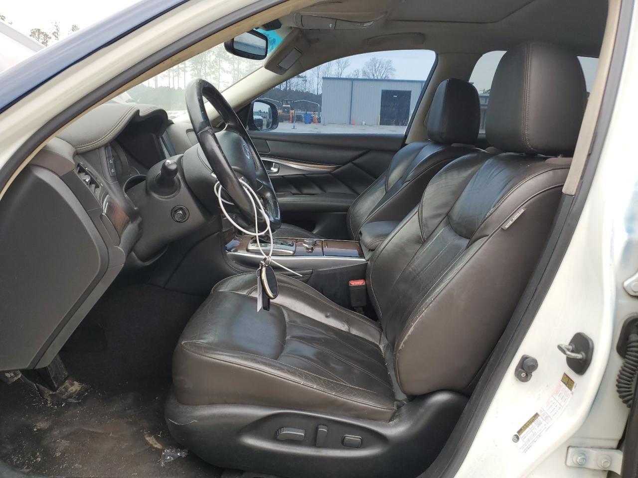 2015 Infiniti Q70 - Image 7