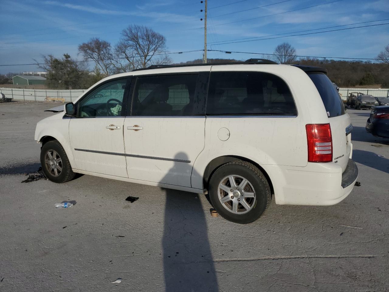 2010 Chrysler Town & Country - Image 2
