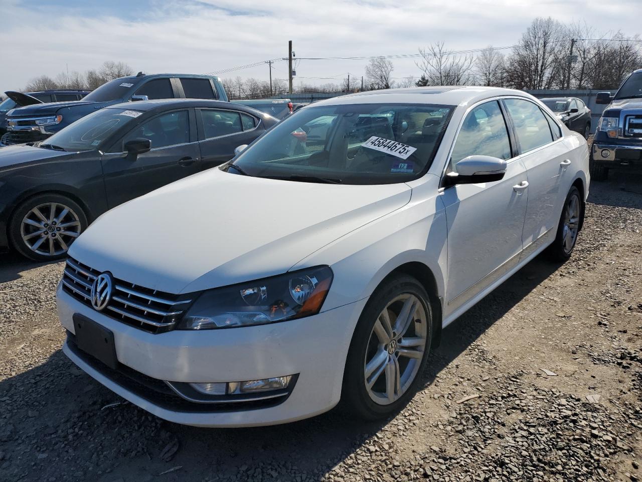 2015 Volkswagen Passat - Image 1