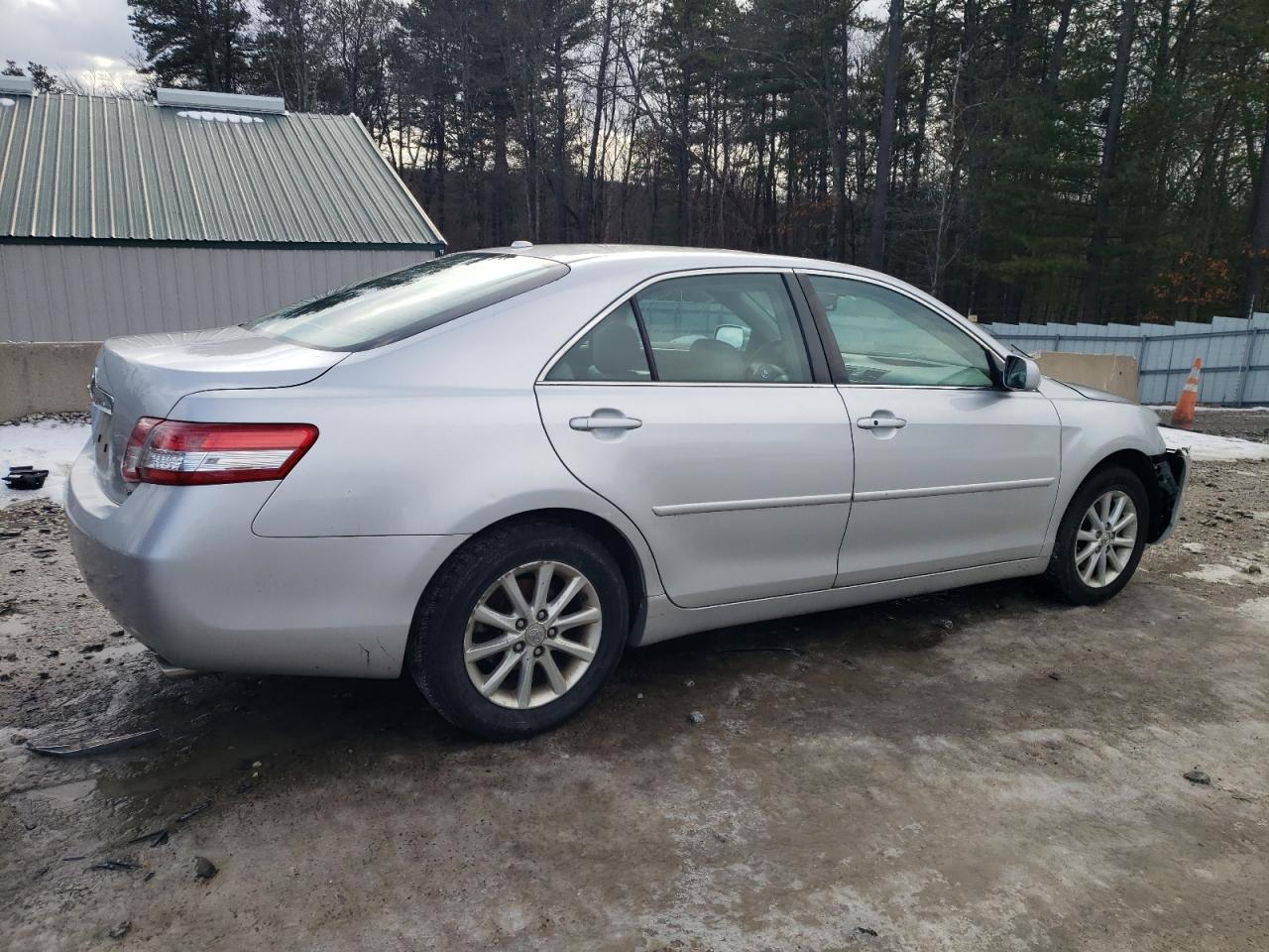 2011 Toyota Camry - Image 3