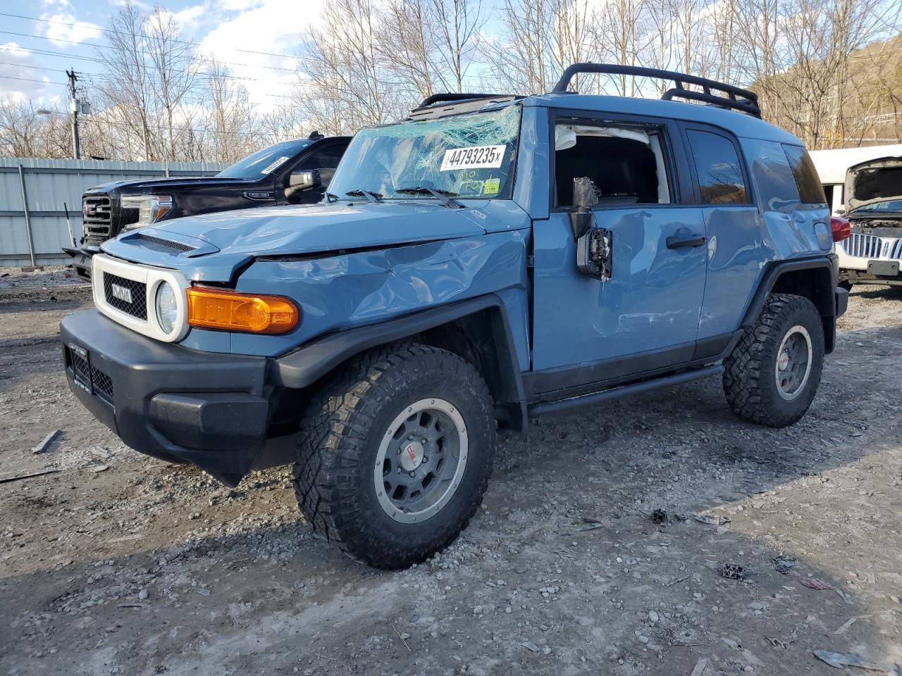 2014 Toyota Fj Cruiser იყიდება Hurricane-ში, WV - Water/Flood