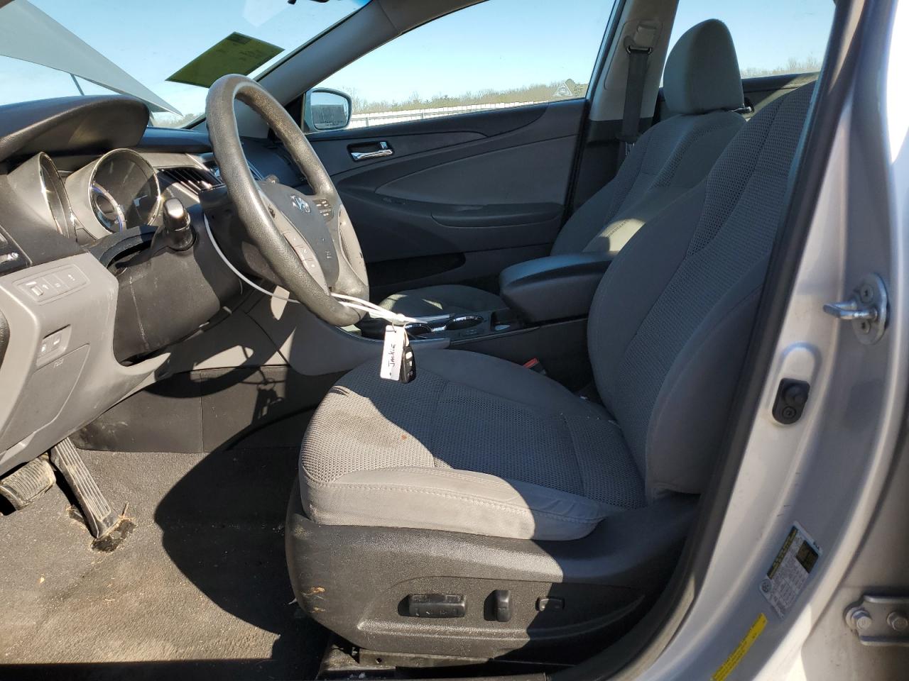 2013 Hyundai Sonata - Image 7