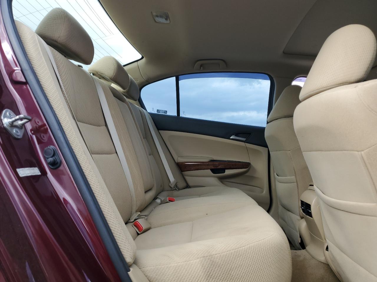 2012 Honda Accord - Image 10
