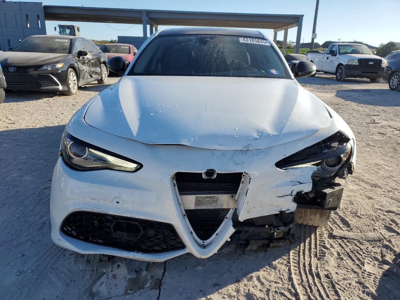 2018 Alfa Romeo Giulia - Image 5