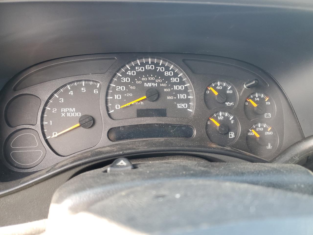 2004 Chevrolet Silverado - Image 9