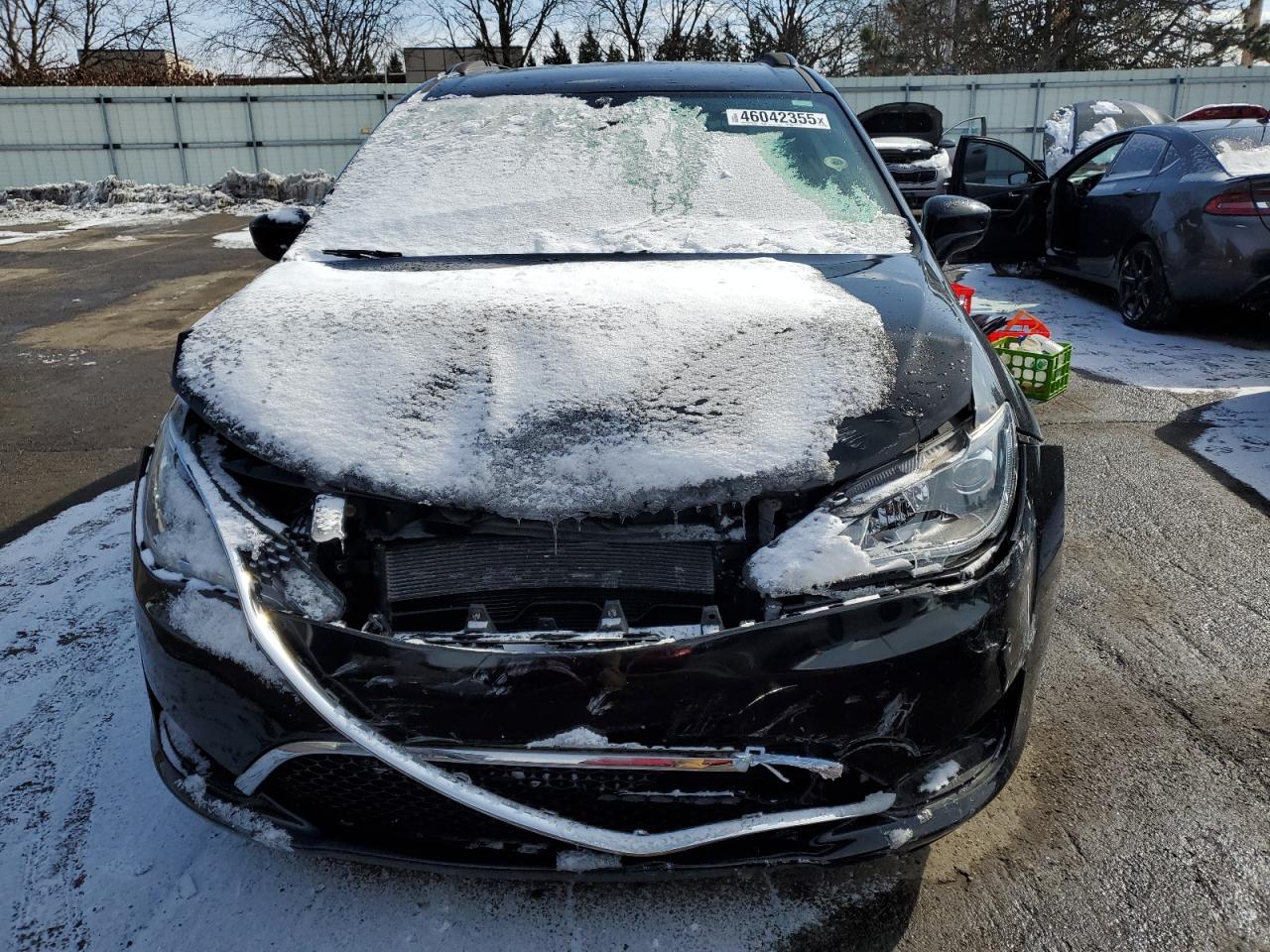 2017 Chrysler Pacifica - Image 5