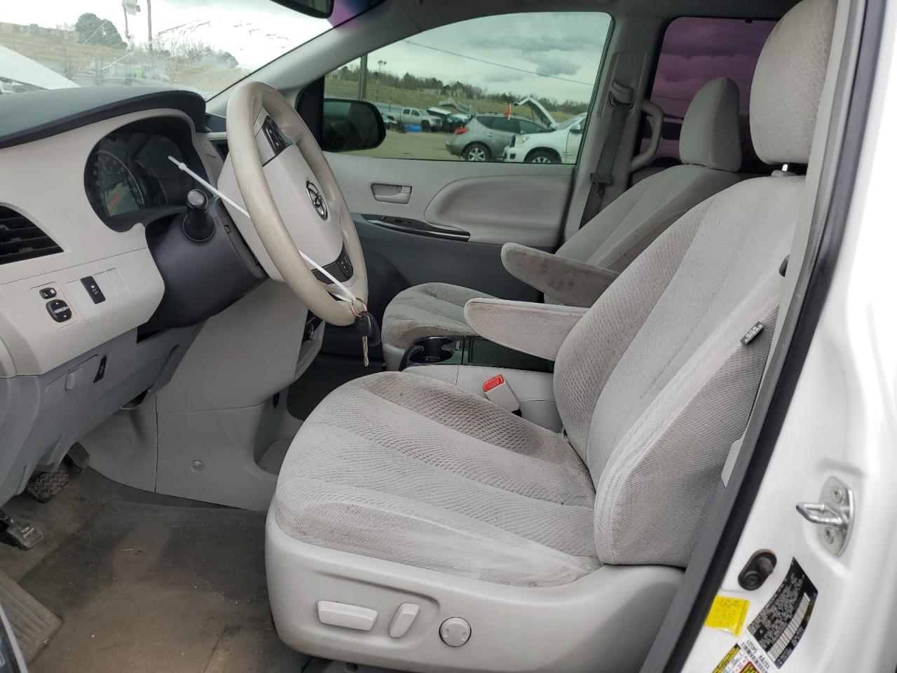 2012 Toyota Sienna - Image 7