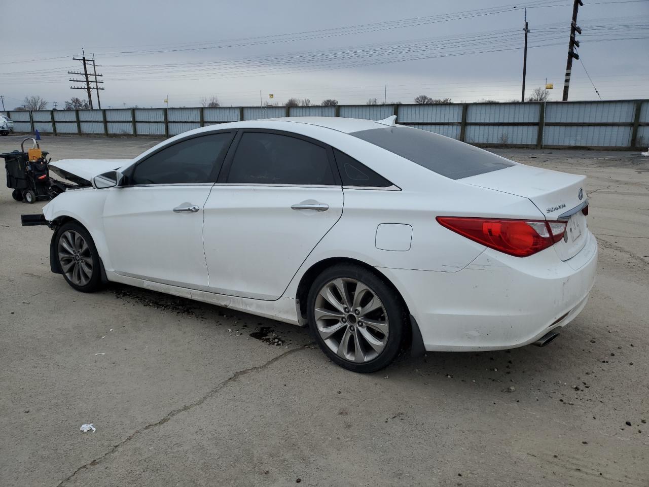 2011 Hyundai Sonata - Image 2