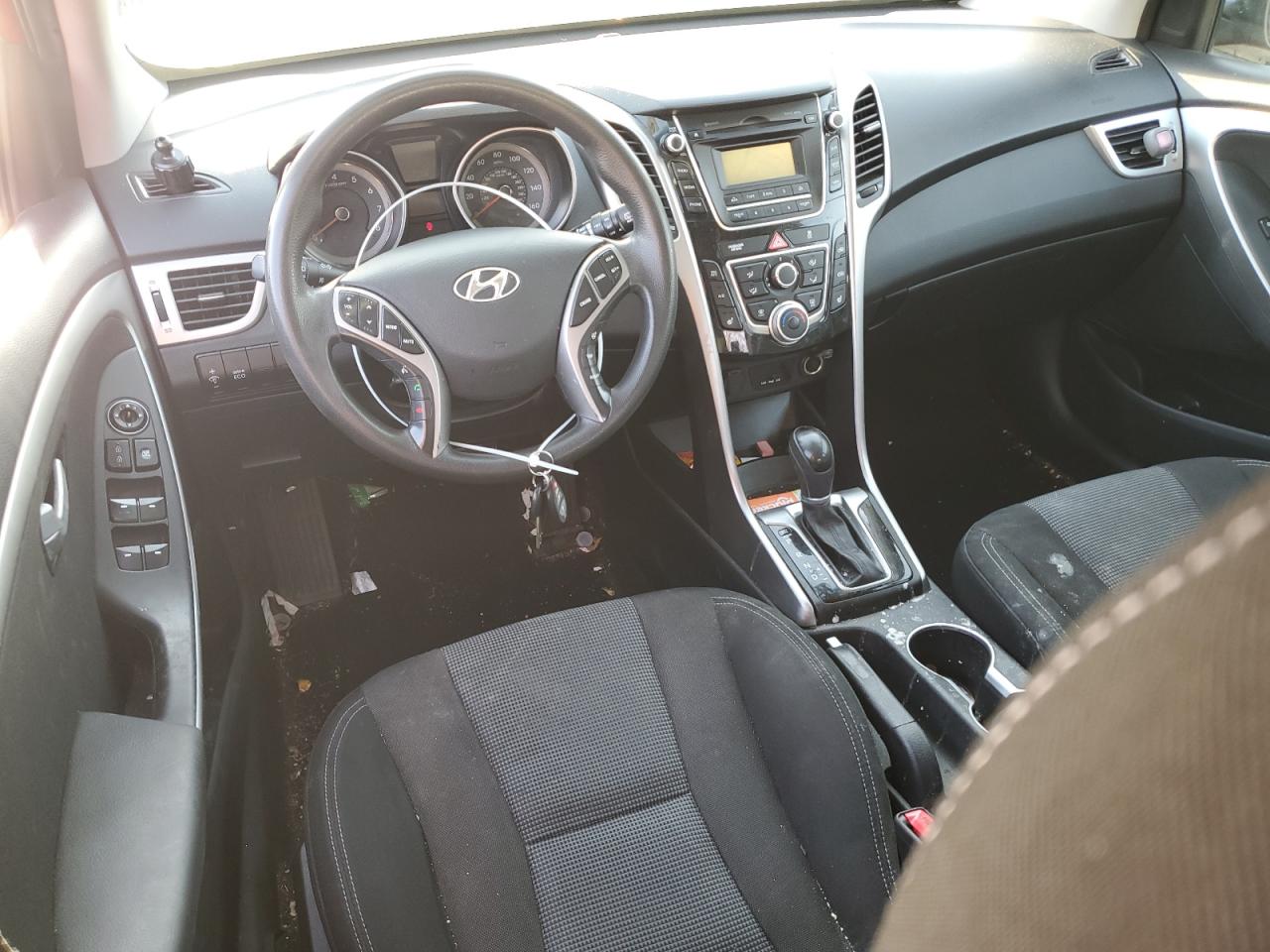 2013 Hyundai Elantra - Image 8