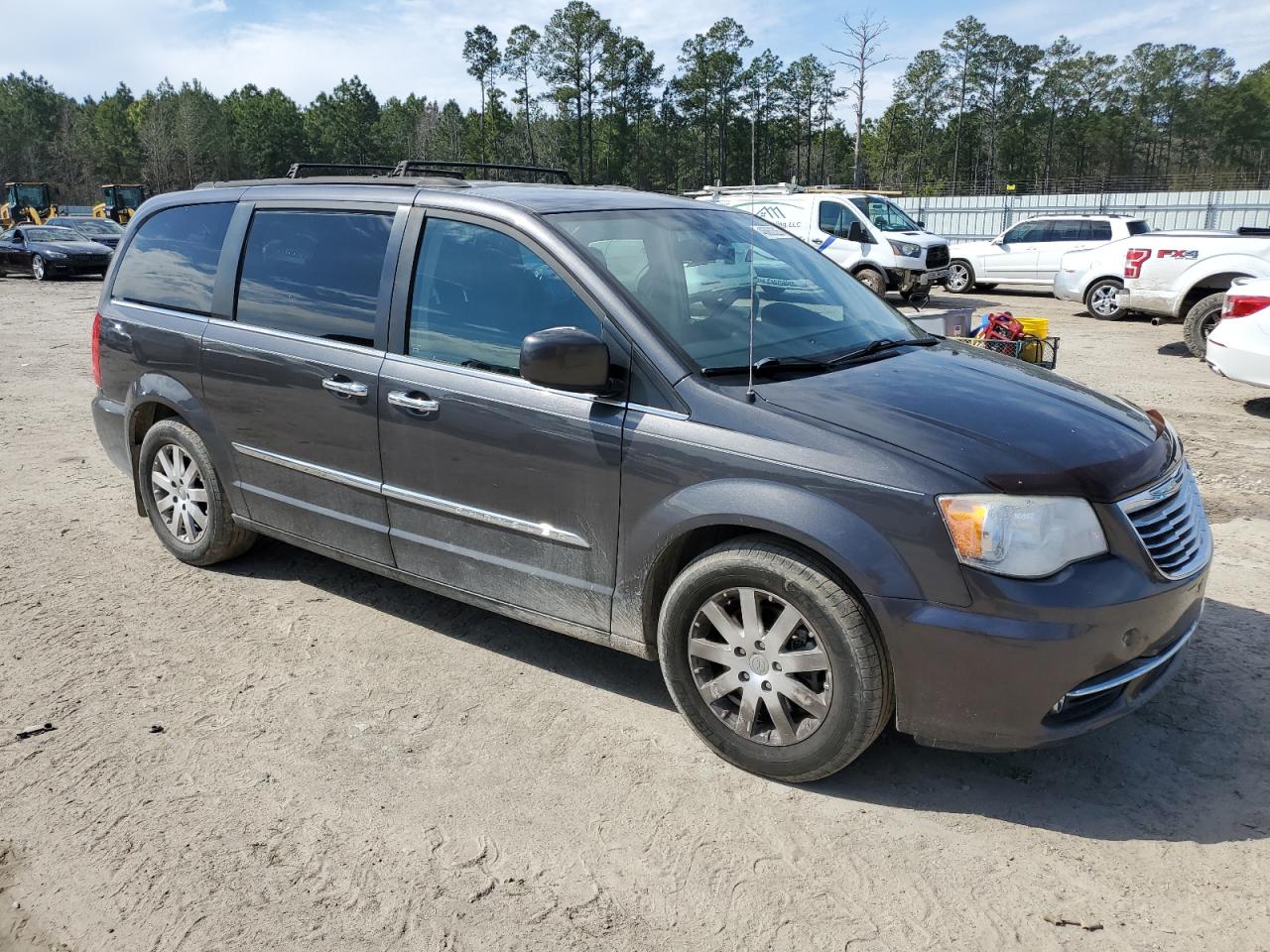 2015 Chrysler Town & Country - Image 4