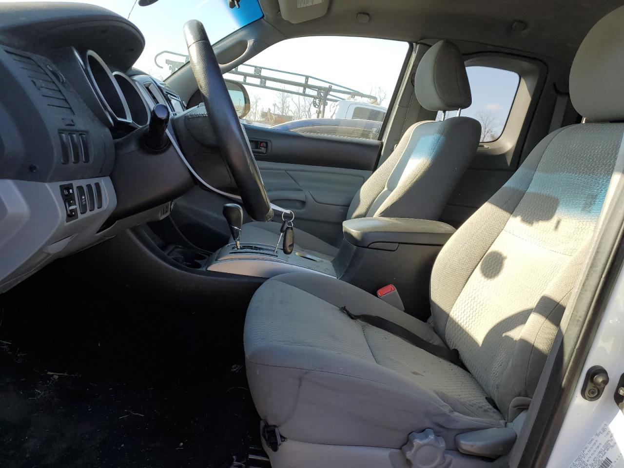 2015 Toyota Tacoma - Image 7