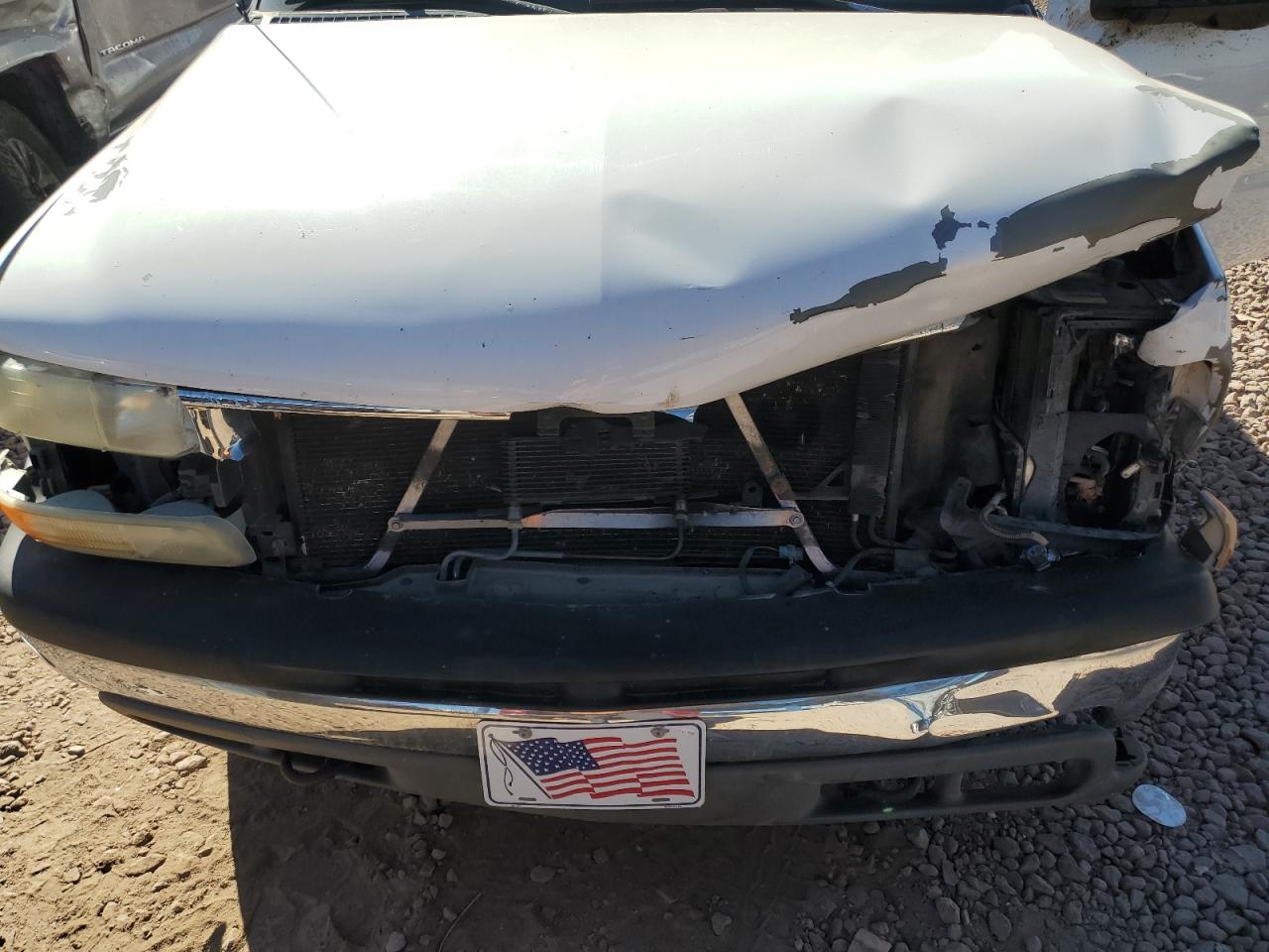 2000 Chevrolet Suburban - Image 12