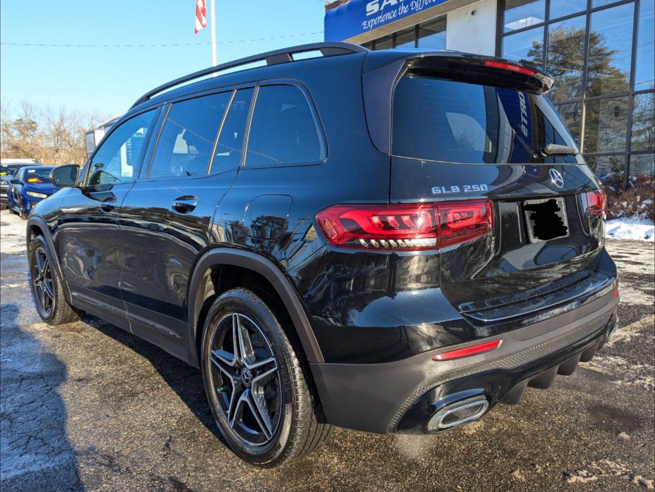 2021 Mercedes-Benz GLB - Image 2