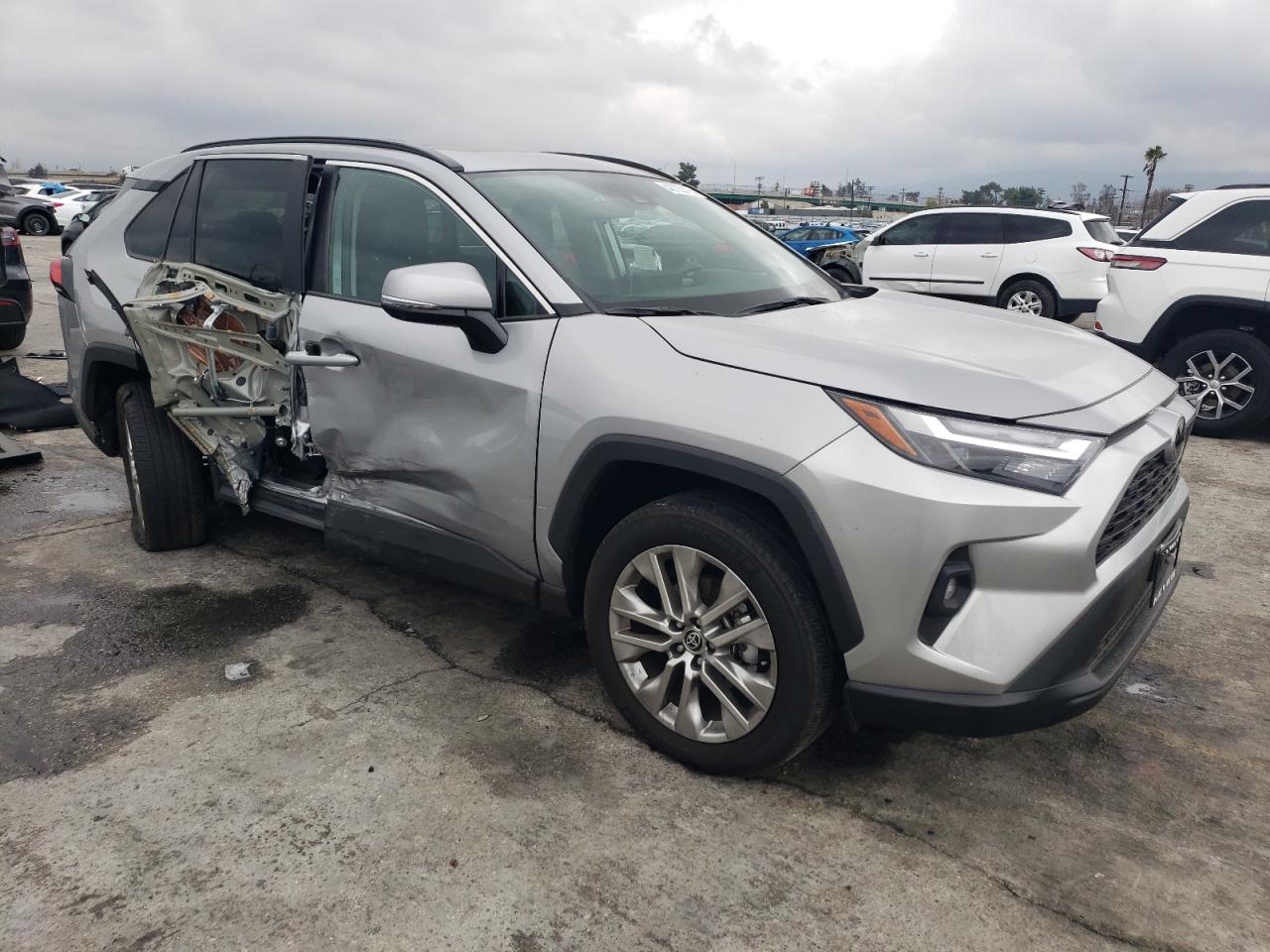 2024 Toyota RAV 4 - Image 4