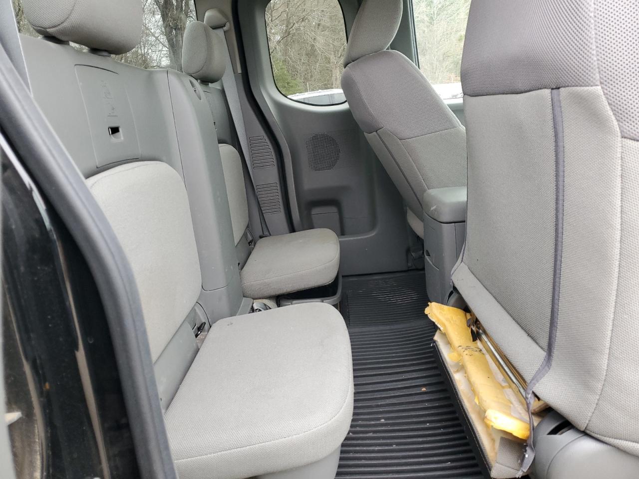 2015 Nissan Navara (Frontier) - Image 10