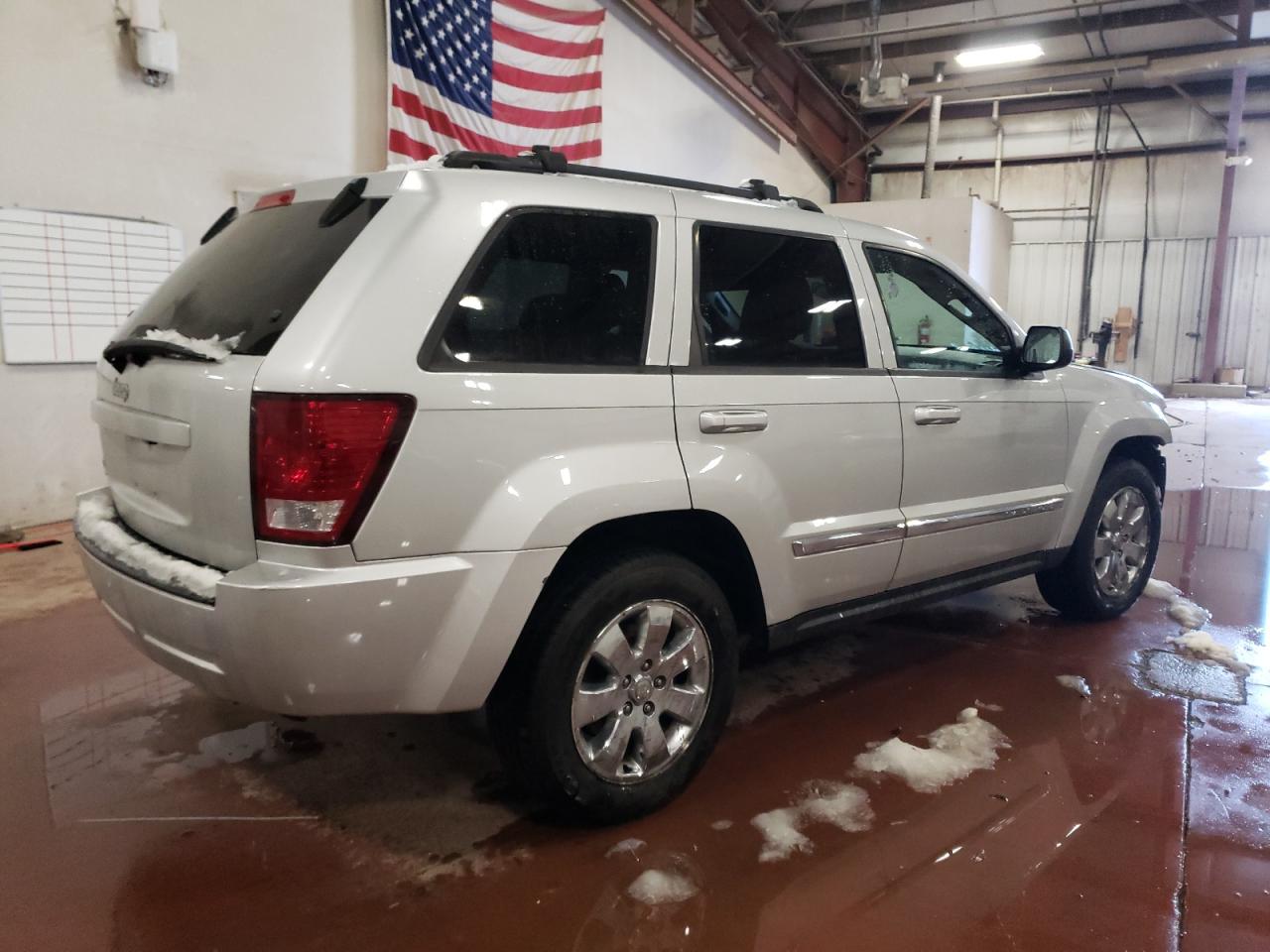 2010 Jeep Grand Cherokee - Image 3