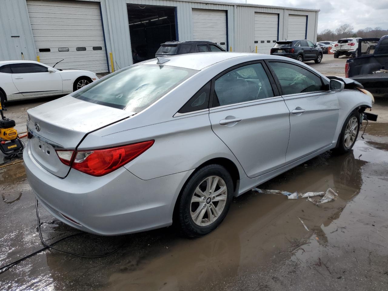 2013 Hyundai Sonata - Image 3