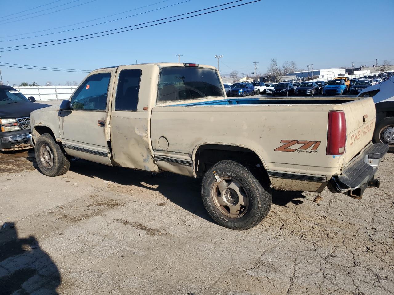 1995 Chevrolet GMT-400 - Image 2