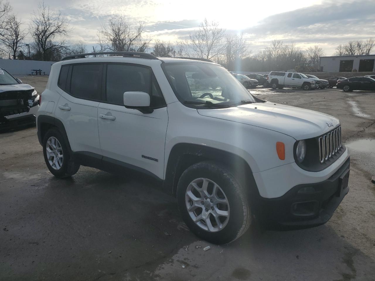 2018 Jeep Renegade - Image 4