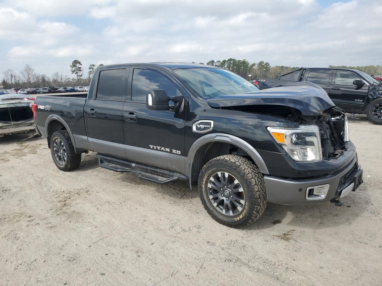 2017 Nissan Titan - Image 4