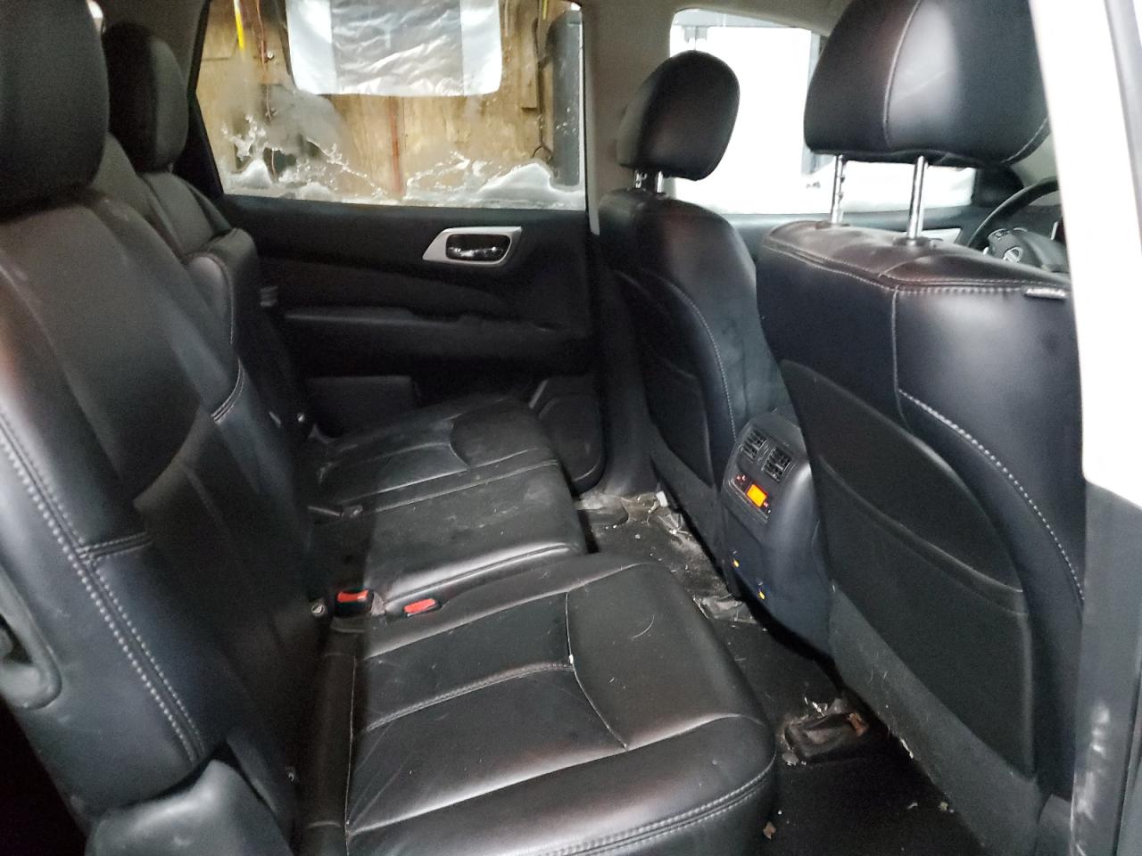 2014 Nissan Pathfinder - Image 11