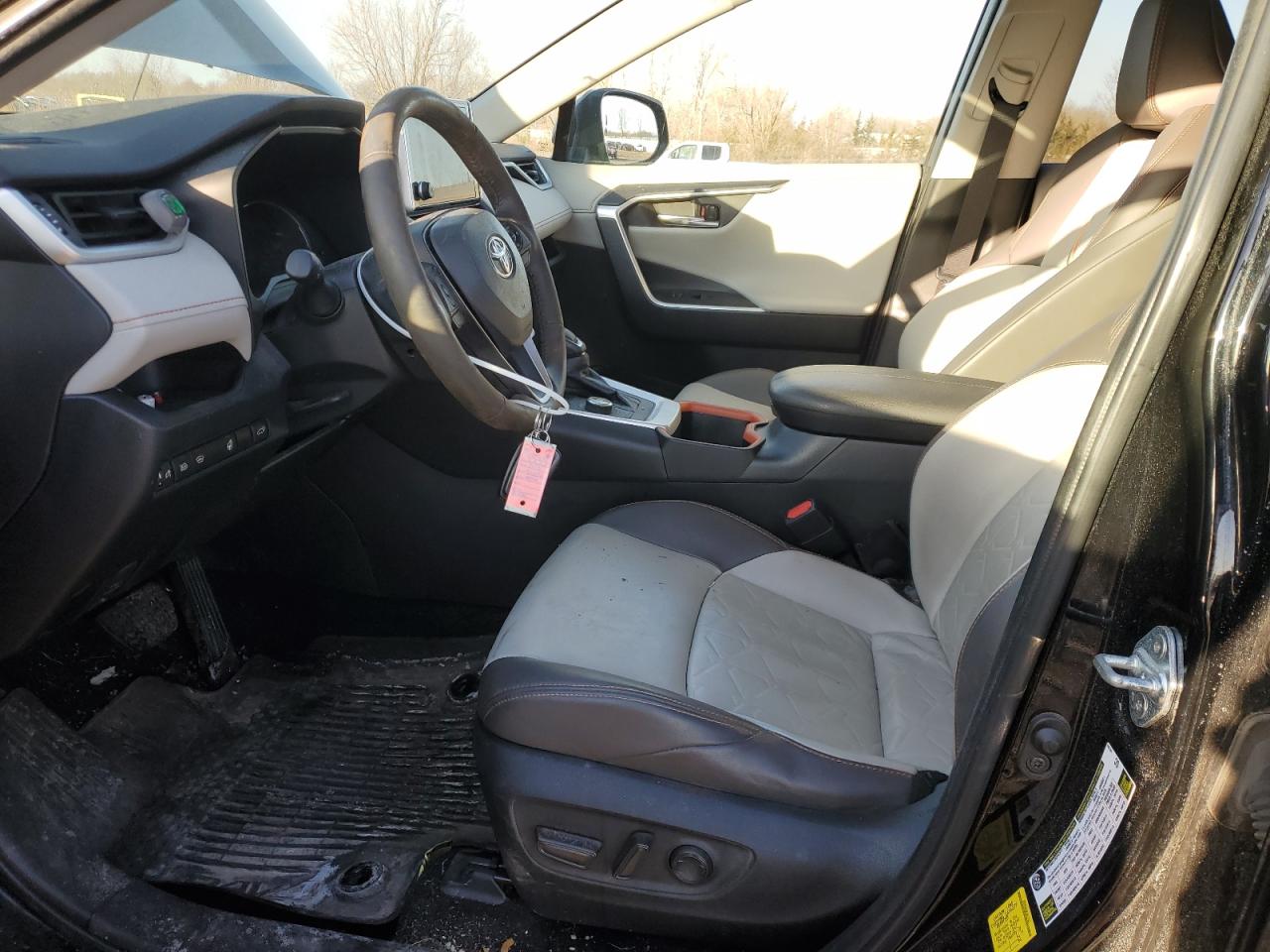 2023 Toyota RAV 4 - Image 7