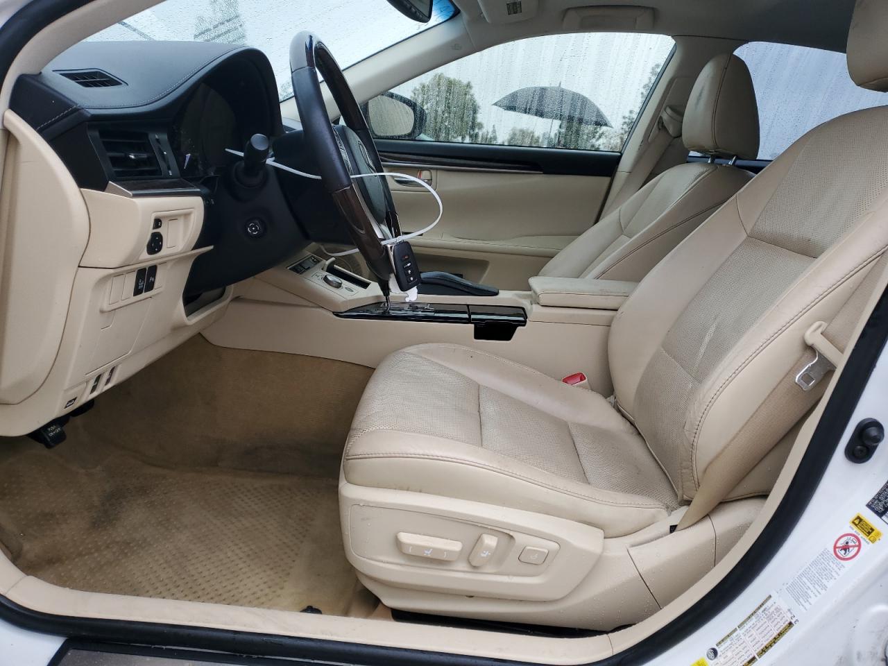 2014 Lexus ES - Image 7