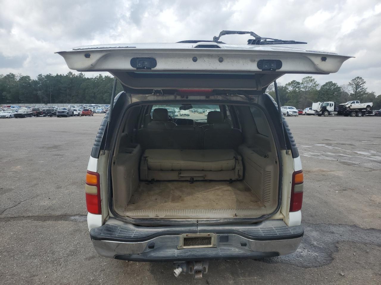 2003 GMC Yukon - Image 6