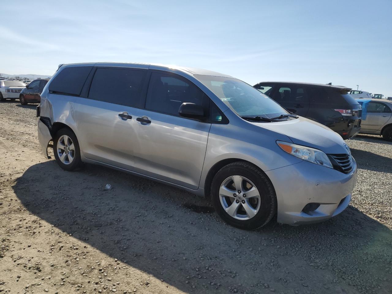 2015 Toyota Sienna - Image 4