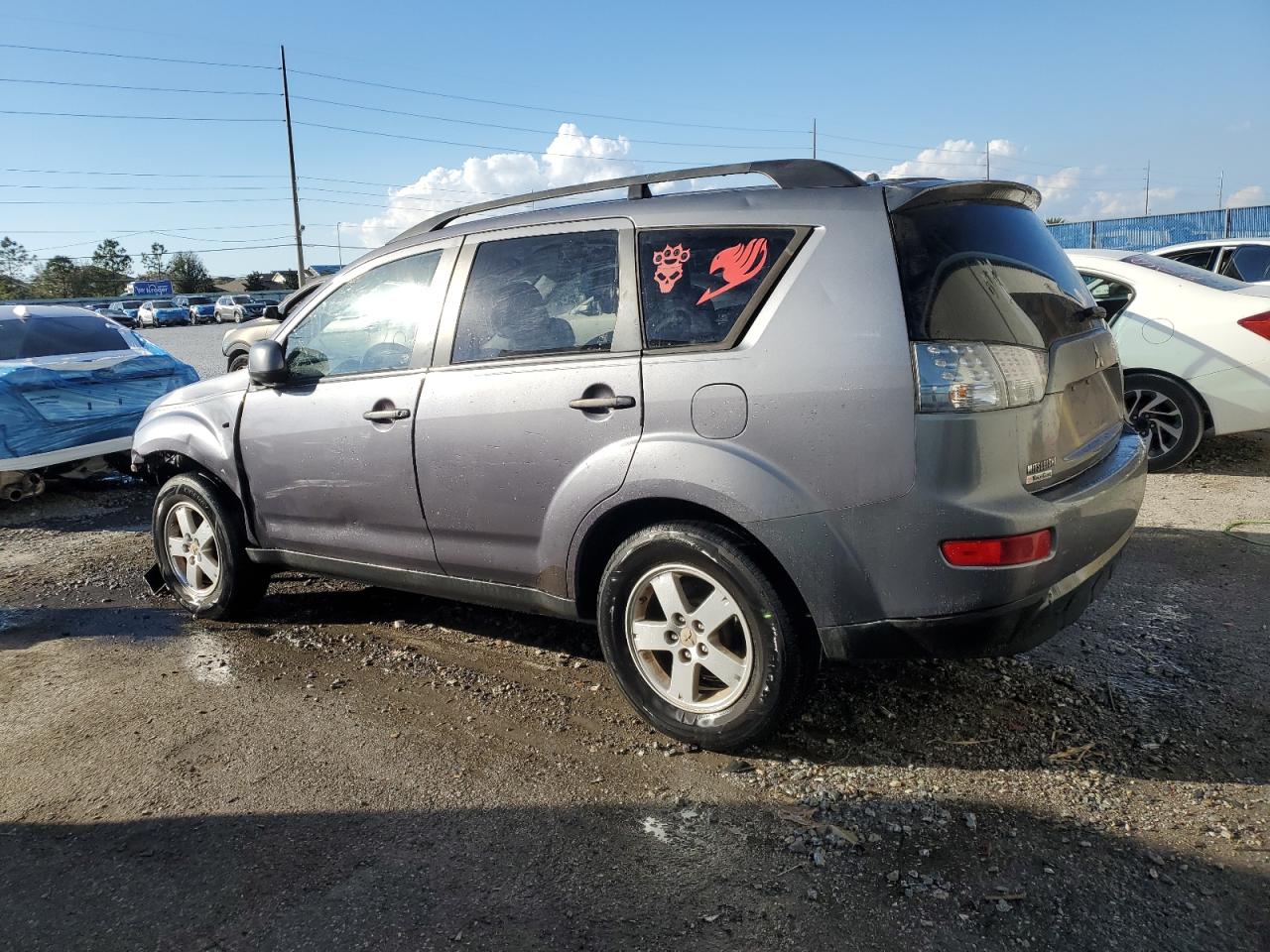 2007 Mitsubishi Outlander - Image 2