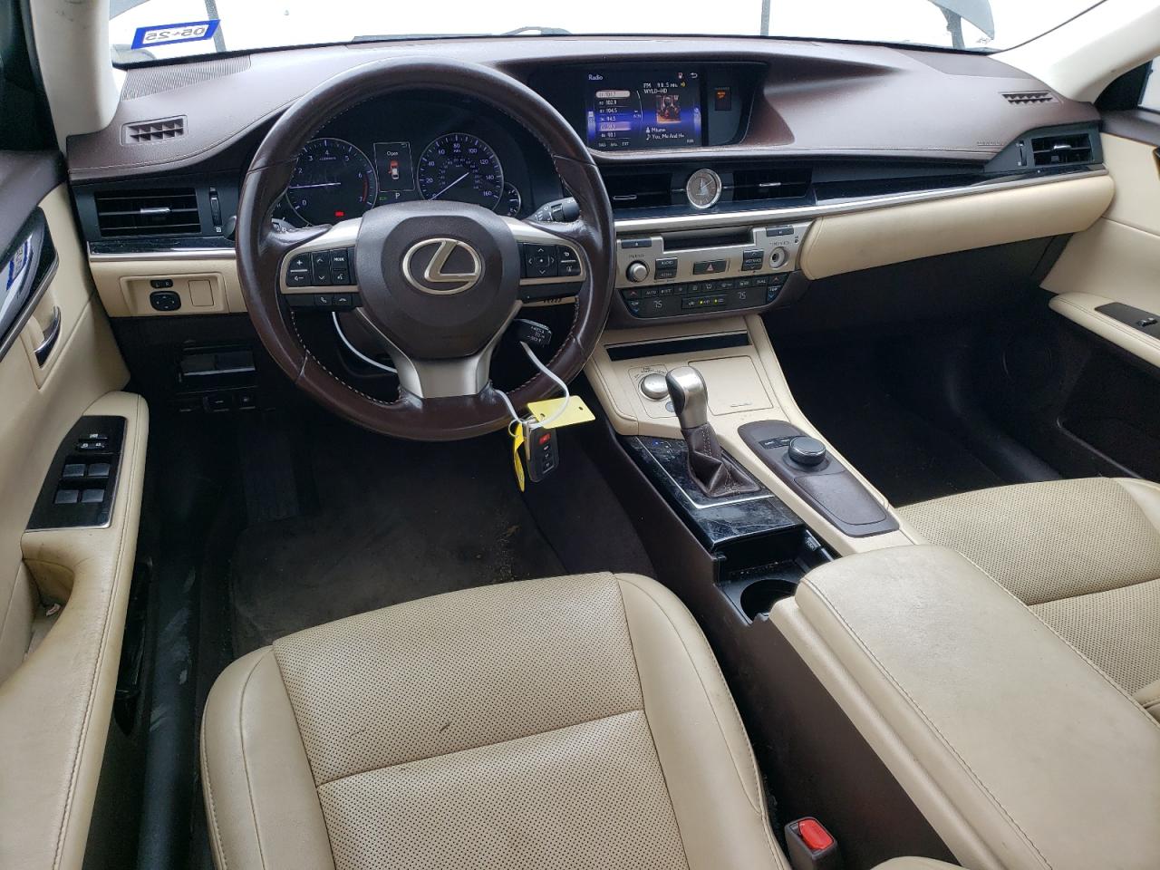 2016 Lexus ES - Image 8