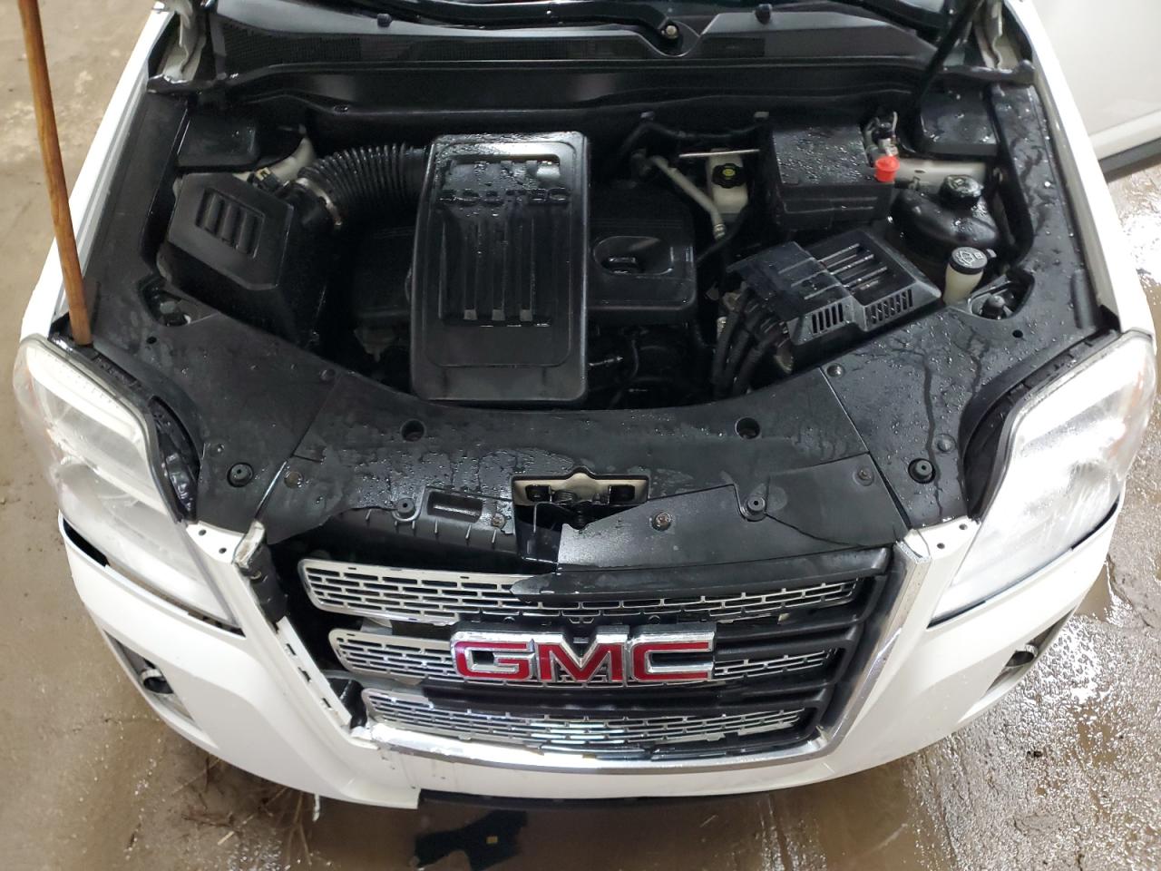 2011 GMC Terrain - Image 12