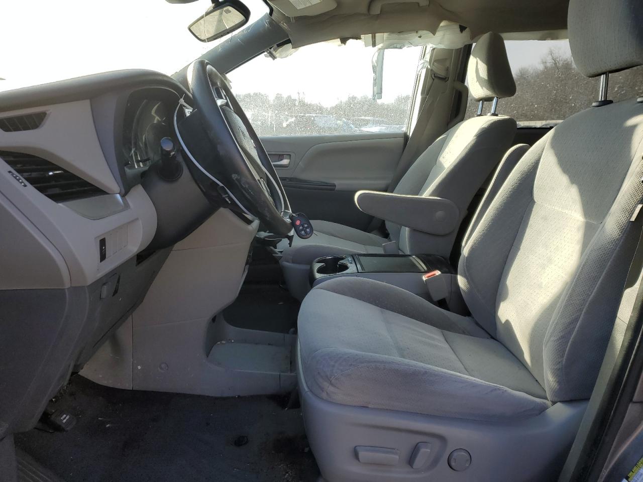 2020 Toyota Sienna - Image 7