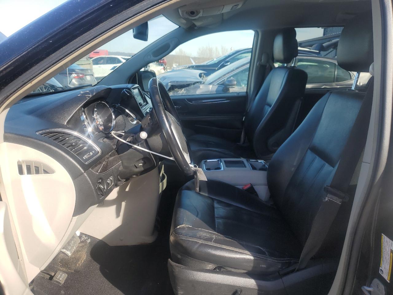 2012 Chrysler Town & Country - Image 7