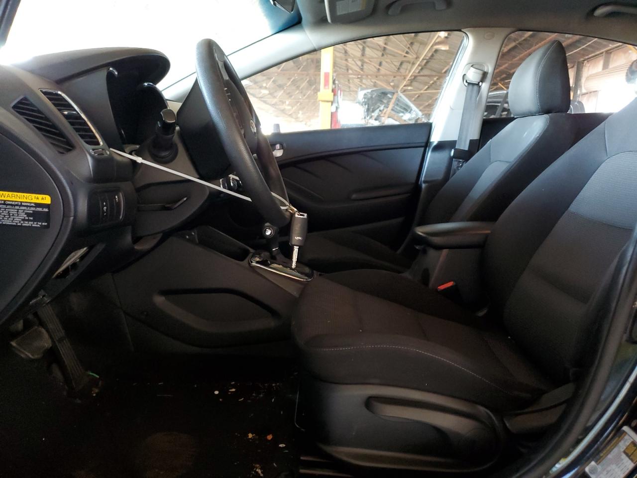 2017 Kia Forte - Image 7