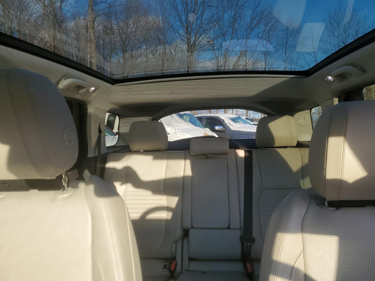 2020 Land Rover Discovery - Image 10