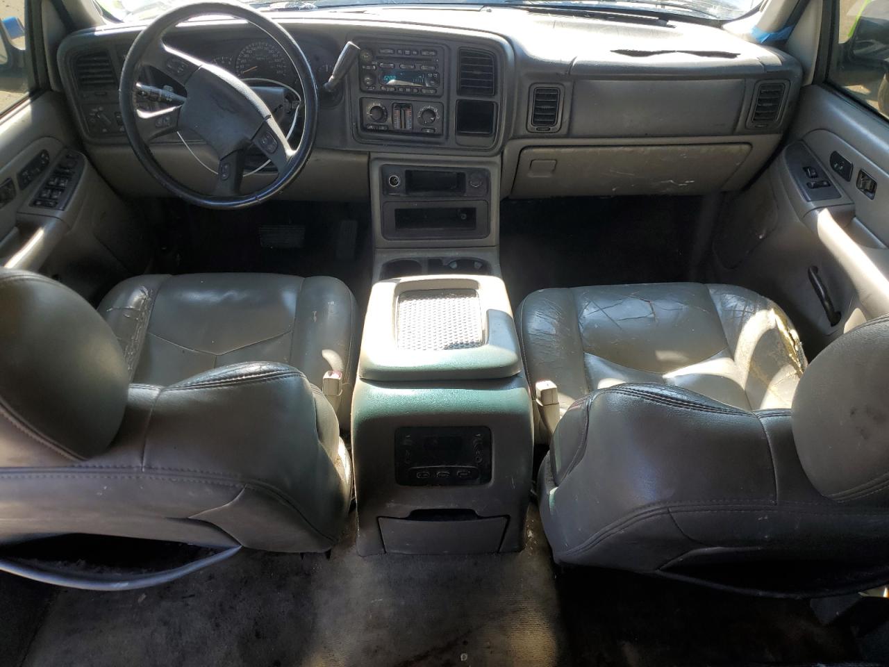 2005 Chevrolet Suburban - Image 8