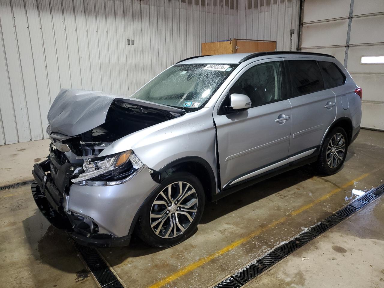 2016 Mitsubishi Outlander - Image 1