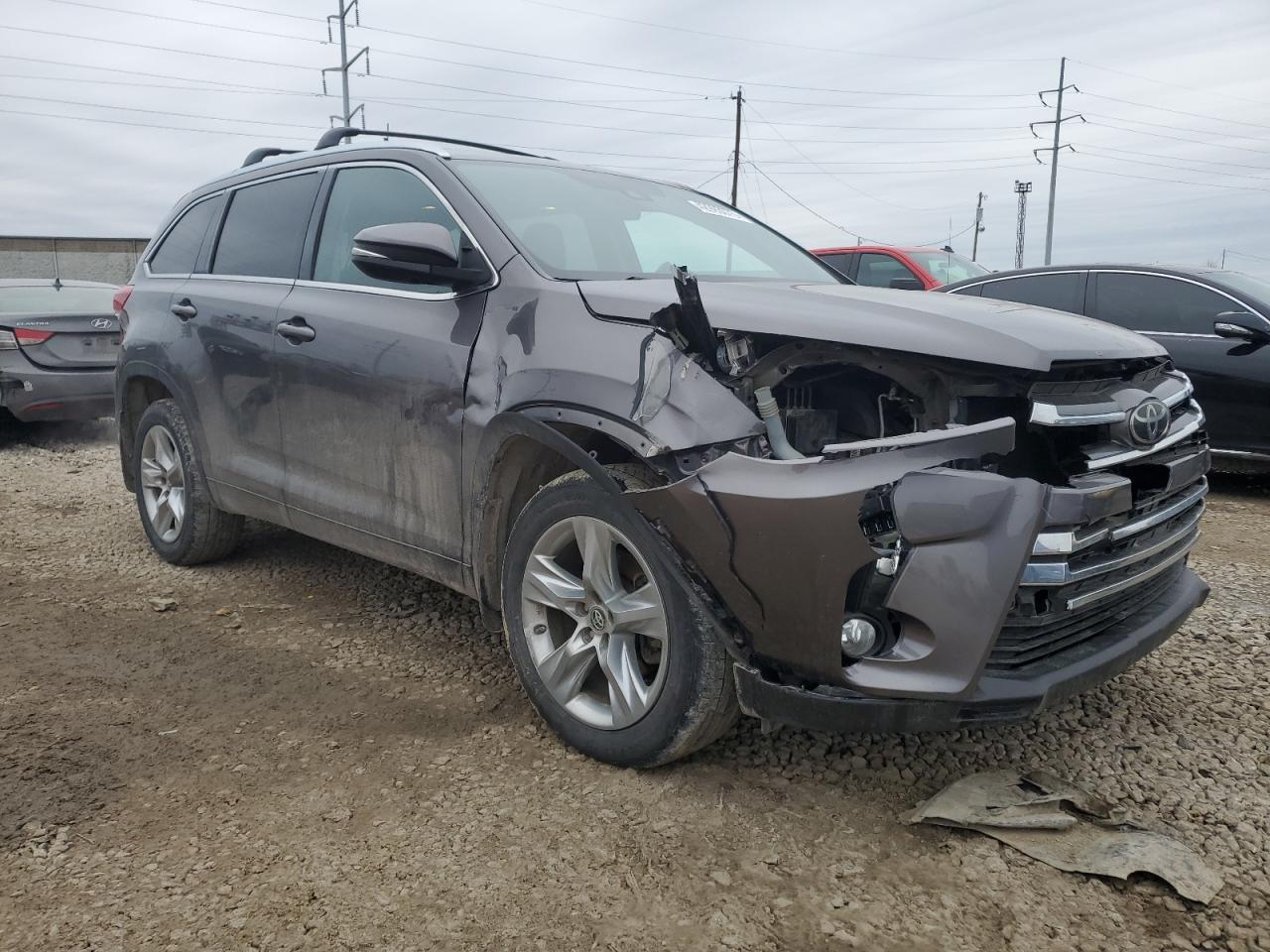 2017 Toyota Highlander - Image 4