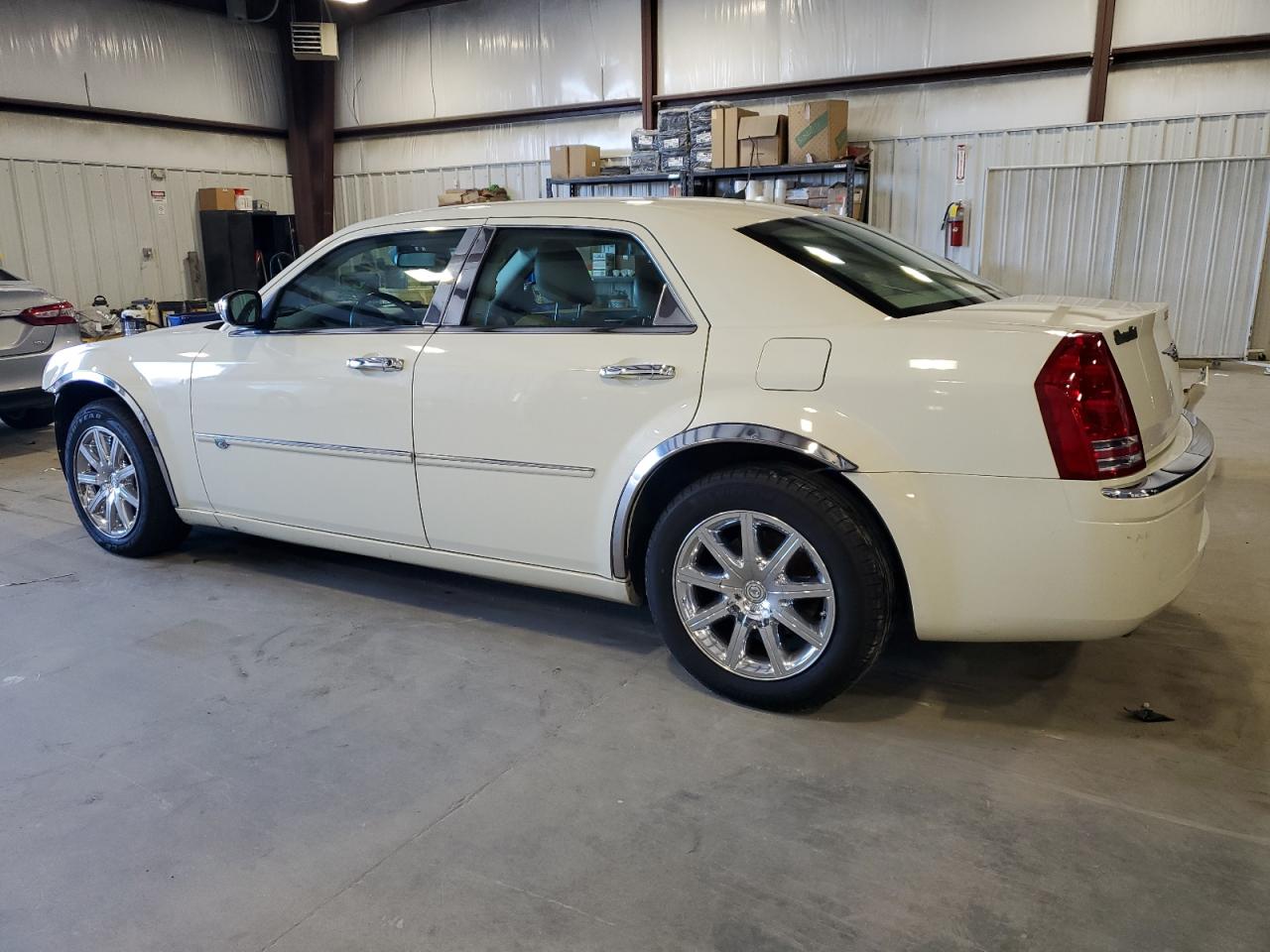 2008 Chrysler 300 - Image 2