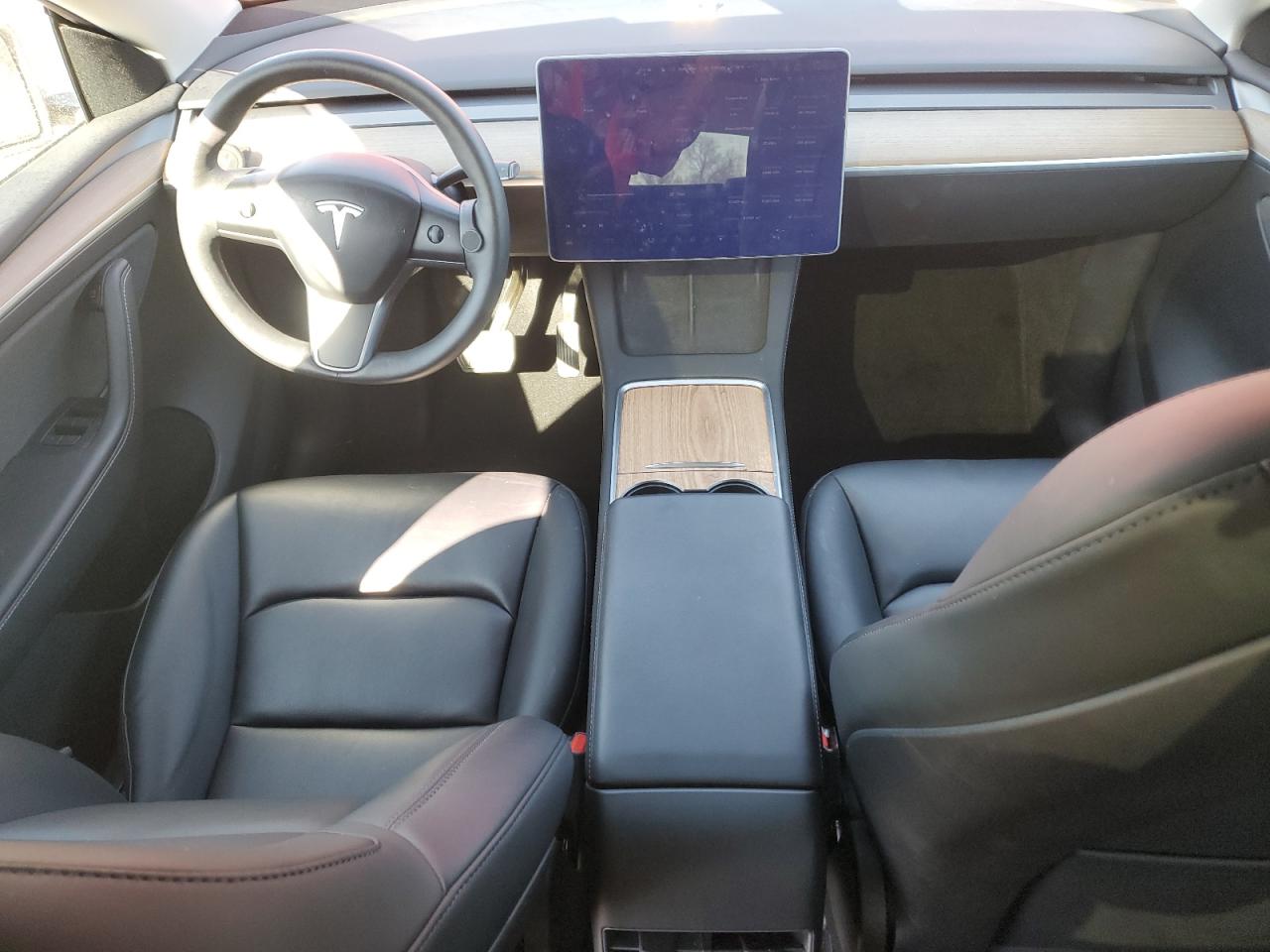 2022 Tesla Model Y VIN: 7SAYGDEE2NA021645 Lot: 46609005