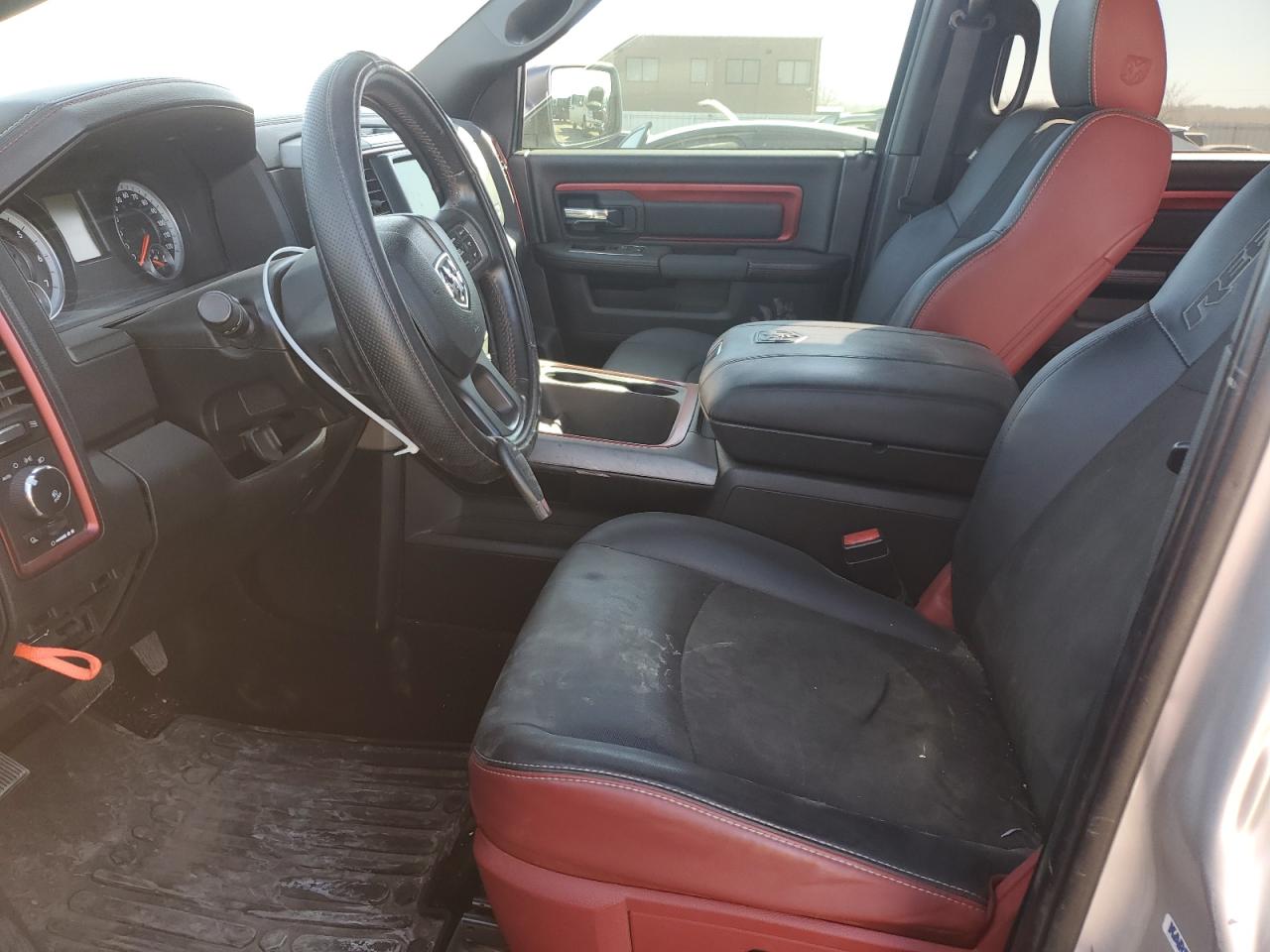 2015 RAM 1500 - Image 7