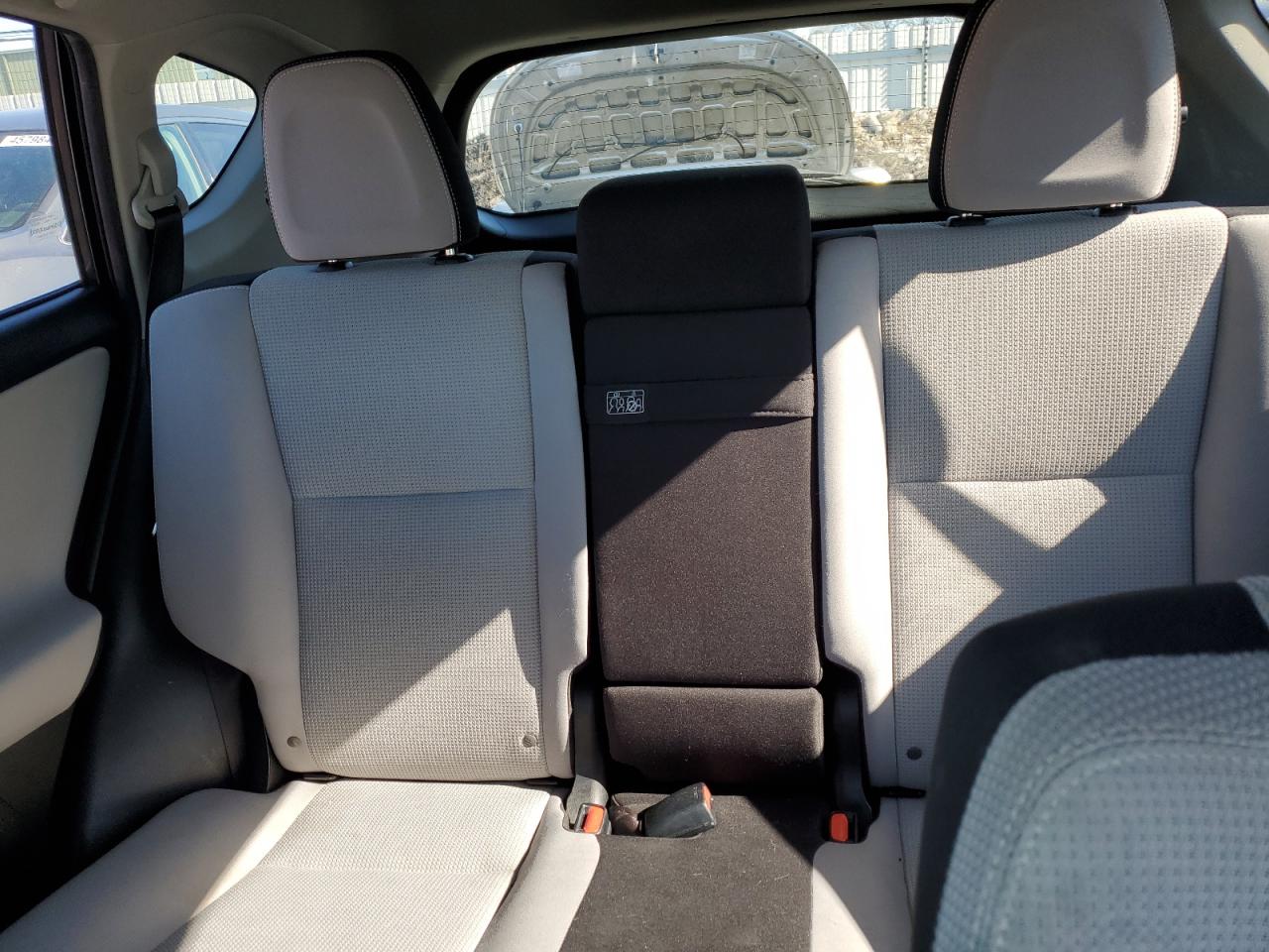 2018 Toyota RAV 4 - Image 10