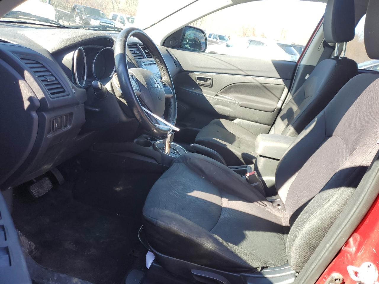 2015 Mitsubishi Outlander - Image 7