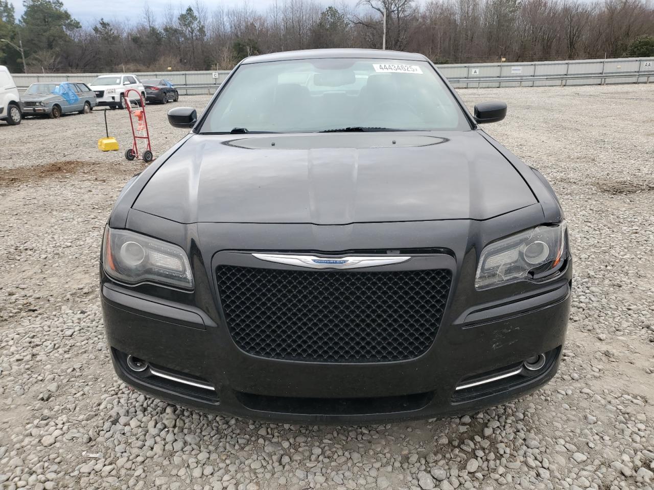 2014 Chrysler 300 - Image 5