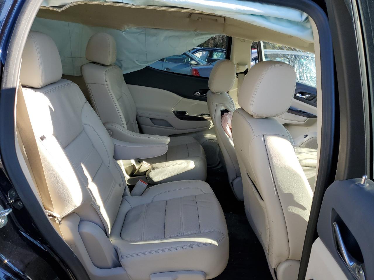 2021 GMC Acadia - Image 11