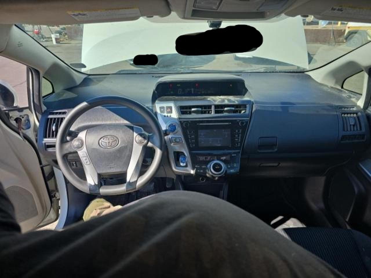 2015 Toyota Prius - Image 9